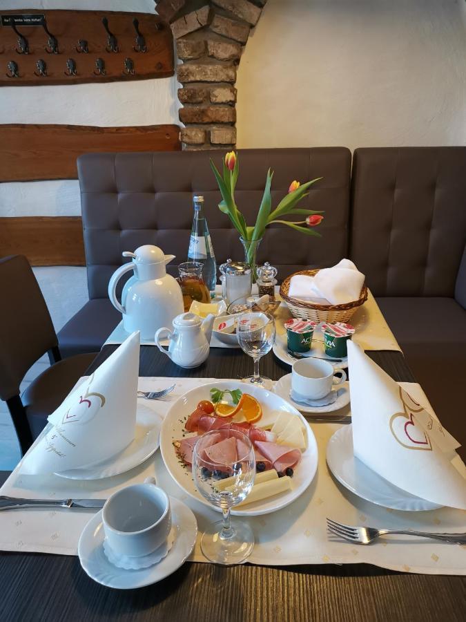 Hotel Zur Linde Rommerskirchen Экстерьер фото